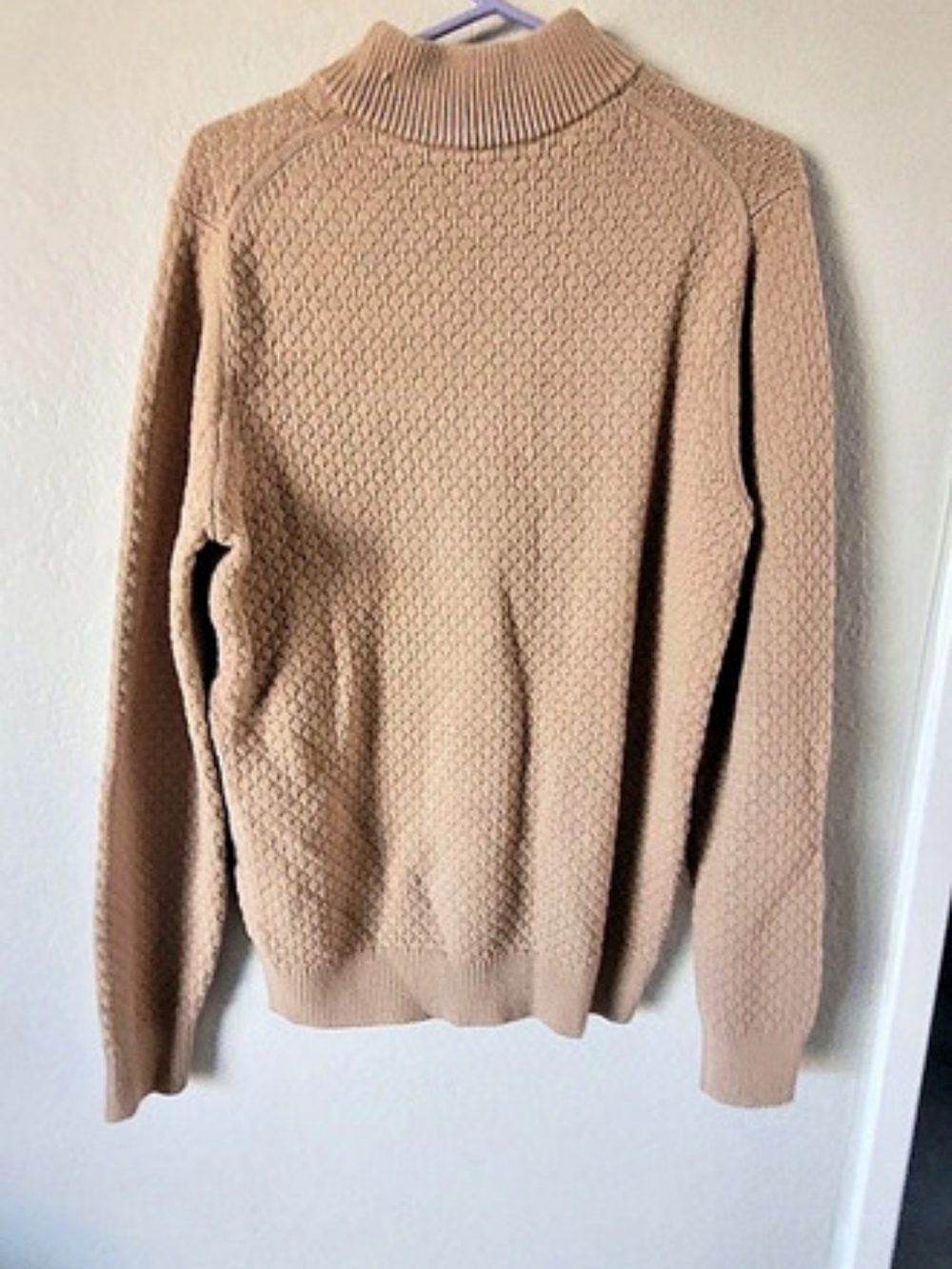UNIQLO Textured Turtleneck Sweater in Brown Size Medium